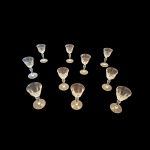 Onze taças para licor em cristal translúcido lapidação dedão, Alt. 10, Diam. 5 cm.