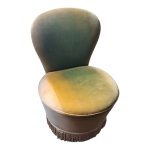 Poltrona boneca ,assento de mola, estofado desbotado, 50 x 60, Alt. 81 cm.