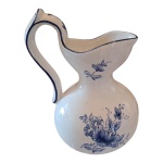 Jarra em cerâmica Luiz Salvador,  Blue & White, marcado na base, Alt. 31, Diam. 15 cm.