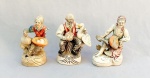 ESCULTURAS, três (3) figurativas distintas representando vendedores, confeccionadas em cerâmica branca, policromadas, duas delas com perdas e outros defeitos, medindo em média, 17,5 cm altura, procedência possivelmente europeia, sem assinatura, vide foto.