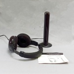 ELETRÔNICO, um (1) fone de ouvido sem fio, FM Hi-Fi, tonalidade preta, traz manual de instruções, usado, não testado e sem garantia, vide foto.