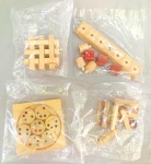 BRINQUEDOS, quatro (4) distintos, confeccionados em madeira, todos vinham acompanhando a revista JOGOS DE DESAFIO, Editora SALVAT,  lacrados e sem uso, vide foto.