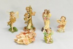 ESCULTURAS, seis (6) distintas figurativas, representando anjos e fadas, confeccionadas em resina, policromadas, algumas com pequenas perdas e defeitos, medindo a maior 12 cm altura, vide foto.