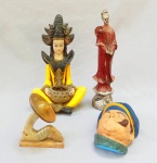 ESCULTURAS, quatro (4) distintas: 1 confeccionada em estuque representando dignatário oriental em posição de lótus, policromada, medindo 28 cm altura; 1 representando Kuan Yin (Deusa da misericórdia e compaixão), confeccionada em estuque, policromada, cabeça quebrada e colada, além de sinais de outros restauros, medindo 29 cm altura; 1 representando cabeça de marujo, para fixação em parede, confeccionada em estuque e policromada, medindo 16 cm altura; 1 estilizada representando mexicano sentado com sombreiro na cabeça, confeccionada em soapstone, apresenta quebrados e colados, medindo 12 cm altura, todos os itens com sinais de uso, vide foto.