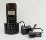 ELETRÔNICO, um (1) telefone sem fio, marca PANASONIC, modelo PNLC 1068, Made in China, tonalidade preta, usado, não testado e sem garantia, vide foto.
