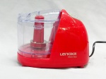 EQUIPAMENTO DE COZINHA, um (1) Mini Processador, marca LENOXX, modelo PRATIC RED, 127 volts, usado, tampa quebrada, não testado e sem garantia, vide foto.