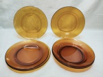 Lote de 6 pratos em vidro âmbar, sendo 3 de mesa e 3 de sopa. Medindo o prato de mesa 22,5cm de diâmetro, sopa 23cm de diâmetro.