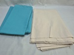 Lote de tecidos diversos para artesanato em tamanhos diferentes.  Medindo o azul 180cm x 150cm. Peças com marcas de guardado.