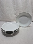 Jogo de 6 pratos fundos de massa, sopa em porcelana Renner Romantique com friso prata. Medindo 22cm de diâmetro. Com leve desgaste no friso.
