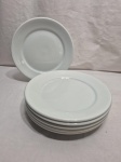 Jogo de 6 pratos rasos de mesa em porcelana Schmidt branca. Medindo 25cm de diâmetro.