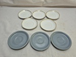 Lote de 8 pires de café em porcelana, marcas e modelos diversos. Medindo o maior 11cm de diâmetro.