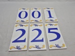 Lote de 6 azulejo com números gravados. Medindo 15,5cm x 8cm.