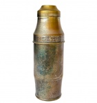 BEL PRATA 90 - Antiga coqueteleira em metal espessurado a prata, med. 23cm de altura. Apresenta desgaste. 