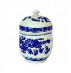 GAIWAN - GONGFU - Xícara para chá em porcelana chinesa na cor branca, decorada com dragões e faixas na cor azul, med. 11,5cm de altura.