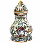 PORTUGAL - Parte de fonte de parede em cerâmica pintada à mão com motivos florais, pássaros e animais típicos da região de coimbra, med. 17cm. Apresenta bicados na base e borda interna. 