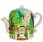 THE VILLAGE COLLECTABLES GARDENS BY ANNIE ROWE - Chaleira em fina cerâmica inglesa pintada à mão com cenas de parque e folhagens, med. 18X24X10cm 