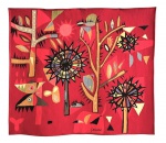 Genaro Antônio Dantas de Carvalho (Salvador BA 1926 Salvador BA 1971),"Sem título". Tapeçaria. Década de 60. Assinada. Med. 1,38 x 1,54 m .Coleção Particular , Rio de Janeiro /RJ. Nota Biográfica: Tapeceiro, pintor, desenhista. Genaro Antônio Dantas de Carvalho inicia seus estudos de pintura com o pai. Em 1944, vai para o Rio de Janeiro, e estuda desenho com Henrique Cavalleiro na Sociedade Brasileira de Belas Artes. É considerado um dos principais ativistas pela renovação da arte na Bahia, ao lado de Carlos Bastos, Caribé e Mario Cravo Jr. Com bolsa de estudos do governo francês, Genaro embarca para Paris em 1949, lá estuda com André Lhote e Fernand Léger na École Nationale de Beaux-Arts. Participa, em 1950, dos Salões de Outono, de Maio e dos Independentes. Nesse mesmo ano, inicia-se na arte da tapeçaria, realizando seu primeiro trabalho denominado Plantas Tropicais. No ano de 1955, cria o primeiro ateliê de tapeçaria no Brasil, na cidade de Salvador, Bahia. Seu trabalho de maior destaque é o mural realizado para o salão interno do Hotel da Bahia, obra com 200 metros quadrados, intitulada Festejos Regionais Baianos. Em 1967, a Divisão de Cultura do Departamento de Estado Americano realiza o documentário Genaro e a Tapeçaria Brasileira.