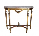 Belo console em madeira nobre , estilo Luis XV , com tampo em mármore sobre quatro pernas longelineas com amarração inferior terminado com pinha. Circa 1900. Med. 87 x 24 x 82 cm