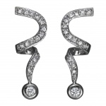 Maravilhoso Par de Brinco em Ouro Branco 18K contendo 34 Brilhantes ( Sendo Dois regulando aprox. 0,