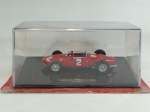 Ferrari 156 F1 1961 Phil Hill - Carro miniatura escala 1/43 Ferrari Collection. Caixa e base originais. Carro de coleção em metal com partes em plástico injetado