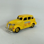 LLEDO Days Gone 1939 Chevrolet Car Yellow Cab - Carro de coleção miniatura Diecast promocional - Mede 9cm de comprimento, Embalagem original com marcas do tempo