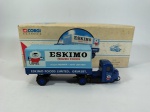 Caminhão Scammell Scarab com tema da Eskimo Foods - Miniatura de coleção Diecast montado mede 15cm de comprimento. Detalhe no acessório do lado do motorista