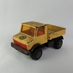 Brinquedo antigo Matchbox - Unimog k-30 Matchbox Super Kings. Consta data 1979 embaixo. AS rodas giram livre. Mede 9,5cm de comprimento
