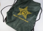 MILITARIA - SACOLA / MOCHILA em Nylon do Gabinete do Sherife de Lake County - Florida (Office of the Sheriff Lake County - Peyton C. Grinnell, Sheriff). Wikipédia: O Gabinete do Xerife do Condado de Lake é a maior agência de aplicação da lei no Condado de Lake, Flórida, Estados Unidos. De acordo com a Constituição do Estado da Flórida, o xerife é o principal oficial de aplicação da lei tanto nas áreas incorporadas quanto nas não incorporadas do condado. O atual xerife é o veterano do Corpo de Fuzileiros Navais dos EUA, Peyton C. Grinnell, eleito em novembro de 2016 nas eleições gerais do Condado de Lake.