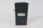 MEMORABILIA FUMAGEIRA - ISQUEIRO ZIPPO (06) - Funcionando - Basta colocar fluído e substituir a pedra. Código (//  /I) - Consta na Tabela de Códigos ter sido fabricado em 1979. Não temos a caixa da Zippo.