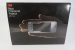 EQUIPAMENTO PORTÁTIL denominado MICRO PROFESSIONAL PROJECTOR - Modelo MPro110, fabricado pela 3M. Na embalagem original, ao que parece sem uso. Trata-se de um projetor de mão destinado a profissionais palestrantes, professores, etc. Será vendido sem garantia de funcionamento por não ter sido testado. Referência: https://www.ebay.com/itm/312671825163