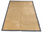 Grande tapete em cizal - 244x198 cm - necessitando limpeza.