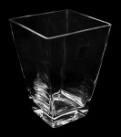 Pequeno vaso em cristal - 15x11x11cm.