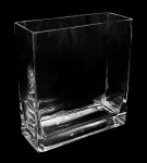 Vaso em cristal - 22x20x08 cm - com pequenas lascasnasbordas.