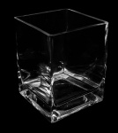 Vaso em cristal - 15x12x12 cm - com pequenas lascasnaspontas.
