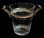 Grande,  Antigo e pesado balde de gelo em cristal com alças em metal com banho de prata - 24x31x21 cm.