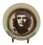 Prato decorativo em porcelana pintada - 24 diam.