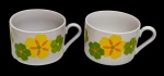 MONT D'ORO - PARA REPOSIÇÃO - Par de xícaras em porcelana - 06x11 cm - uma delas com pequena lasca na borda da base.