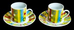 Par de xícaras com seus respectivos pires para café em porcelana - 05x07 cm a xícara e 11 diam o pires.