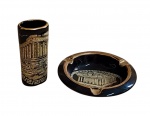 GRECIA - Conjunto importado com 2 peças em porcelana com douração - sendo 1 cinzeiro 02x09 cm - e 1 porta isqueiro07x03x2,5cm.