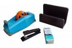 Lote composto por 4 itens para escritório - sendo 1 suporte para fita 12x23x10 cm - 1 grampeador 05x13x03 cm - 1 porta cartas 12x18x07 cm - e 1 caixa de grampos para grampeador 13x04x03 cm a embalagem - com presença de fita na base do suporte de fita e necessitandolimpeza.