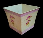 Cachepô em metal revestido com papel contact - 16x18x18 cm - com desgastes no papel e faltando uma alça.