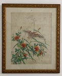 Arte Oriental aquarela sobre papel especial com florais e ave. Com moldura dourada e proteção de vidro. Med. 62cm x 52,5cm