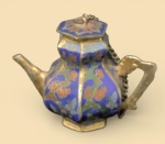 Linda miniatura de bule em cloisonné. Altura 5cm