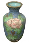 Vaso oriental de cloisonné decorado com motivos florais com policromia com 8 cm de altura.