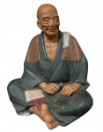 ANTIGA ESTATUETA JAPONESA COM FIGURINA DE ARGILA VINTAGE HAKATA URASAKI - Medidas 21cm x 18cm x 16cm