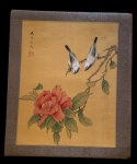 Pintura Oriental Pássaros com florais sobre seda - assinado com selo vermelho - medidas 35,5cm x 30cm