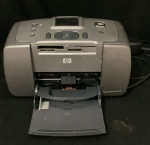 Impressora Portátil de Fotos HP Modelo 245 - Ligando - Não Testado - Sem garantias futuras de funcionamento. Marcas de uso.