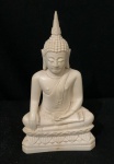 Linda escultura de Buda de bloco cor marfim oriental em posição de meditação sobre flor de lótus - altura 11,5cm