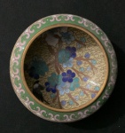 Tigela (Bowl) vintage de coleção, peça chinesa de latão e esmalte cloisonné, década de 1970, com flores e pássaros. Diâmetro 10cm - altura 5cm