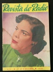 Colecionismo - Revista do Rádio n. 252 publicação de julho de 1954. Apresenta manchas normais do tempo na capa.